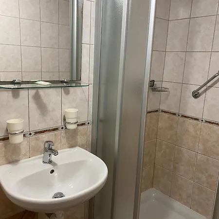 بيت للعطل Bouda Sestidomi Strážné