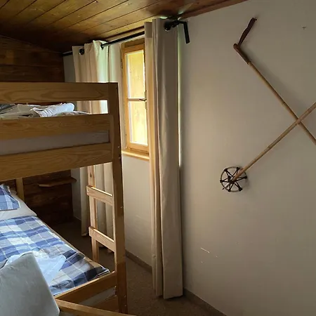 Bouda Sestidomi Strážné
